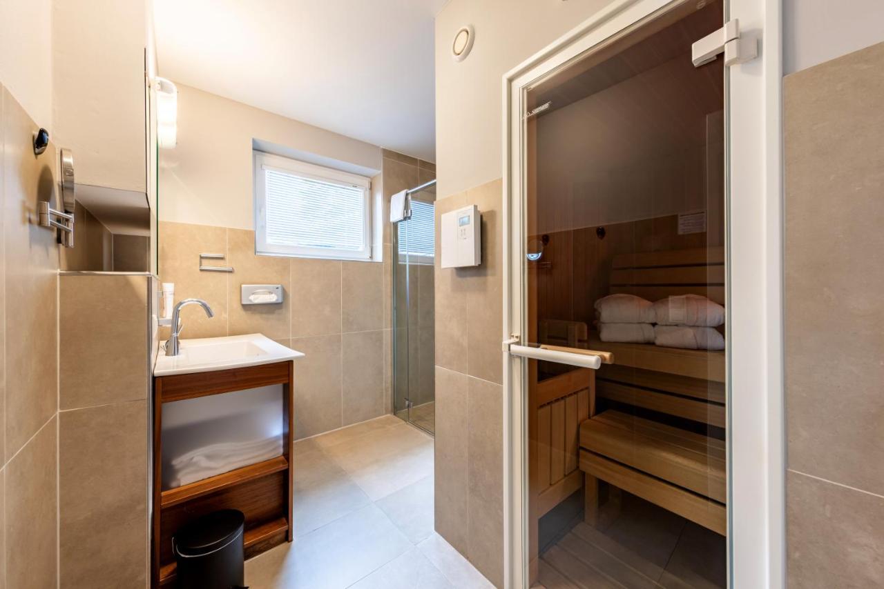 Der Sonnberg Alpinlodges - Apartments Mit Seeblick, Privater Sauna Und Self Check-In Zell am See Bagian luar foto