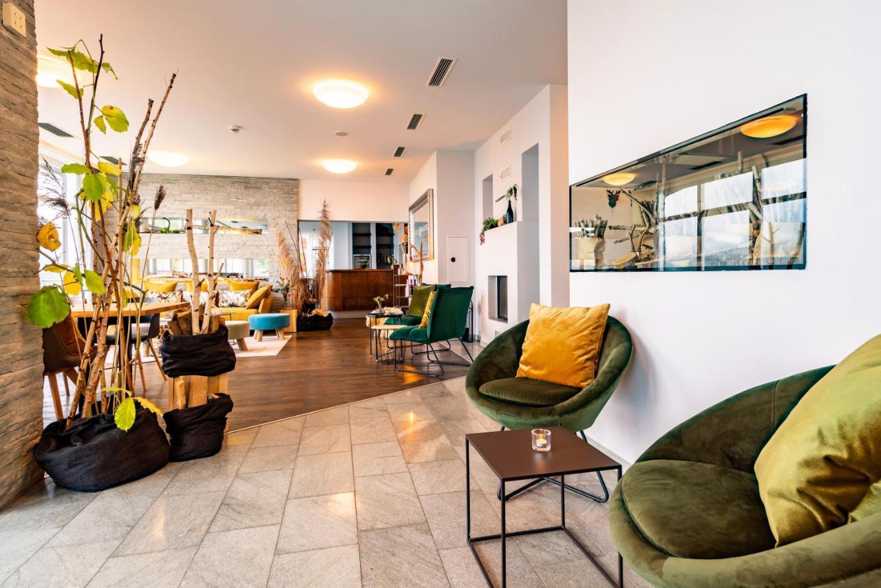 Der Sonnberg Alpinlodges - Apartments Mit Seeblick, Privater Sauna Und Self Check-In Zell am See Bagian luar foto