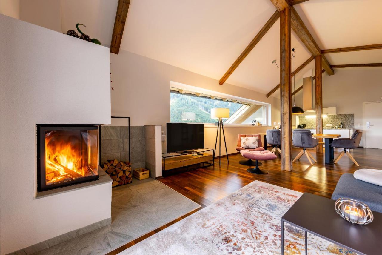 Der Sonnberg Alpinlodges - Apartments Mit Seeblick, Privater Sauna Und Self Check-In Zell am See Bagian luar foto